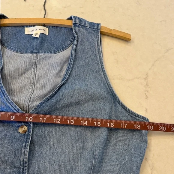 Evereve Cloth And Stone Seamed Denim Vest Size Large - Picture 7 of 8